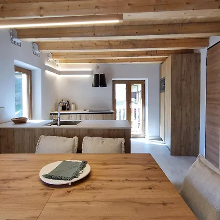 Alpine Chic Retreat Appartement *