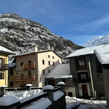 Alpine Chic Retreat Appartement Courmayeur