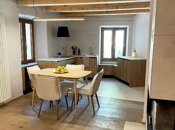 Alpine Chic Retreat 库马约尔