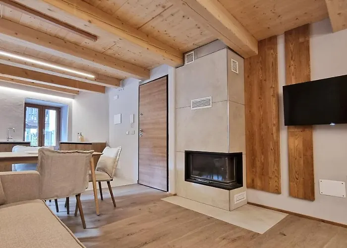 Alpine Chic Retreat 库马约尔