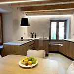 Apartment Alpine Chic Retreat