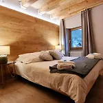 Alpine Chic Retreat Apartment Courmayeur