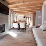 Alpine Chic Retreat Apartment