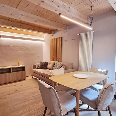 Alpine Chic Retreat Apartamento