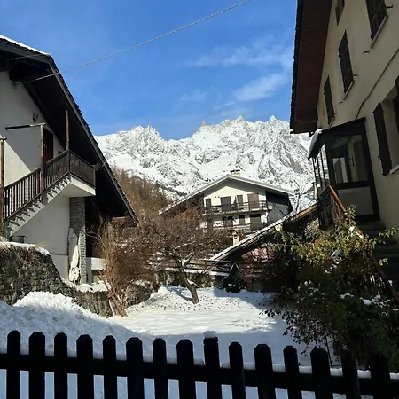 Alpine Chic Retreat * Courmayeur