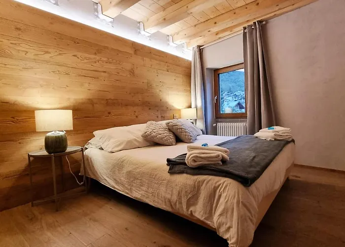Alpine Chic Retreat Apartment Courmayeur