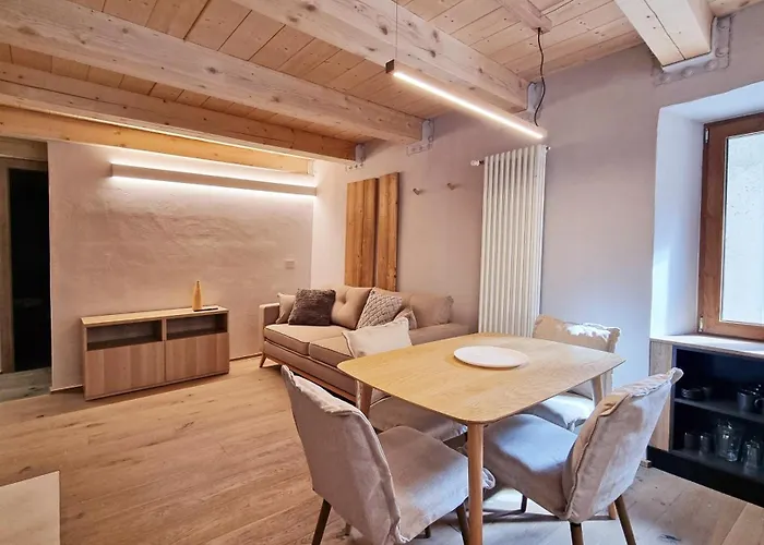 Alpine Chic Retreat Appartamento