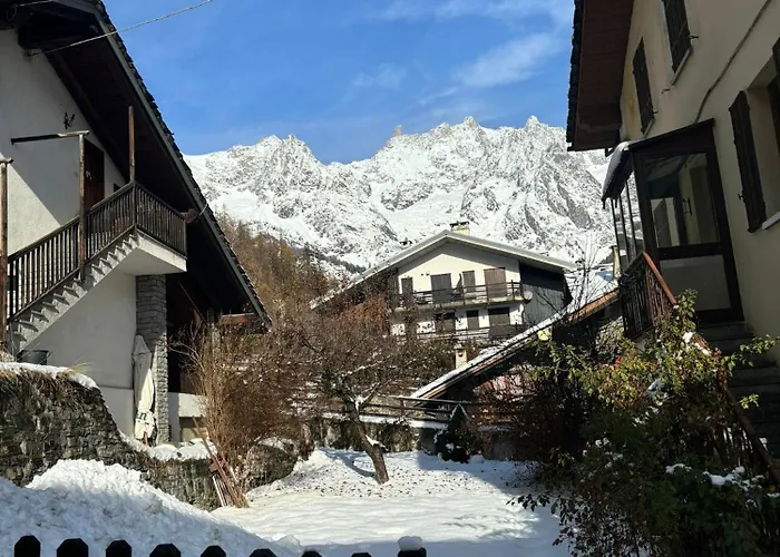 Alpine Chic Retreat * Courmayeur